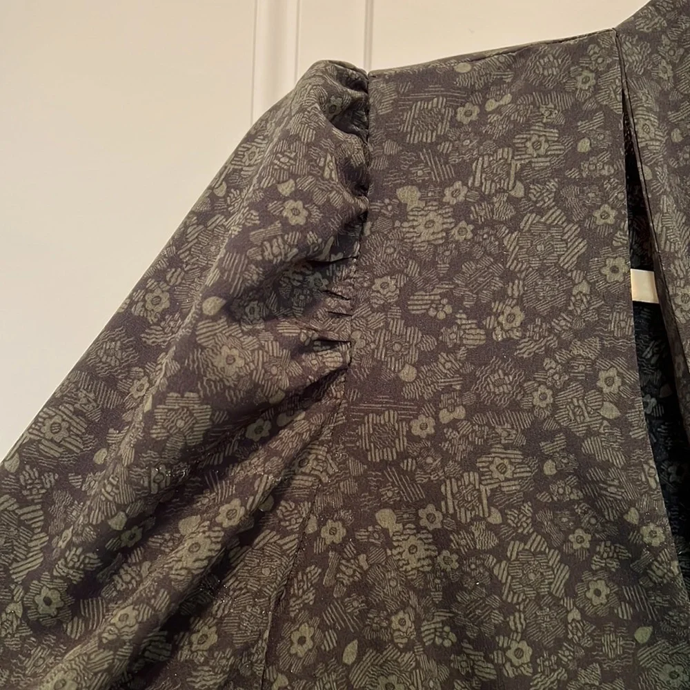 Floral Print Long Sleeve Minidress
TOPSHOP Size 8 - Never worn - Picture 7 of 9